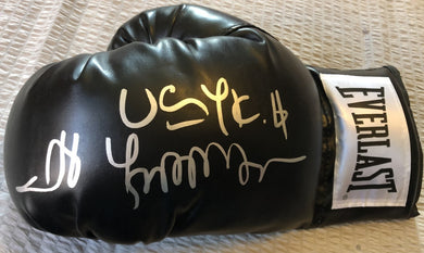 Oleksandr Usyk autographed Rare Boxing glove, signed in person with photo proof