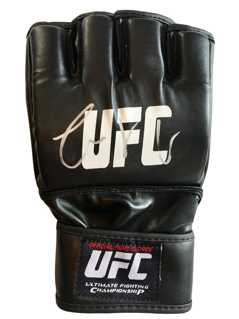 Conor McGregor Autographed UFC Gloves in a Silver Marker Size XX-Large –  iconsofboxing.com