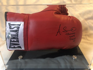 Amanda Serrano Rare autographed signed Everlast Red/BLK horizontal boxing gloves display.