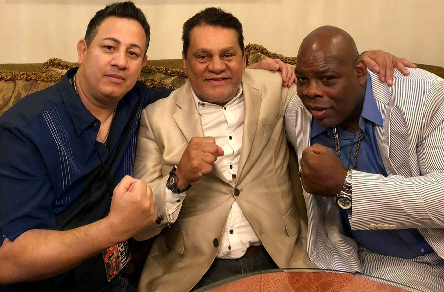 Review icons of Boxing website full of 5 star items signed in person.