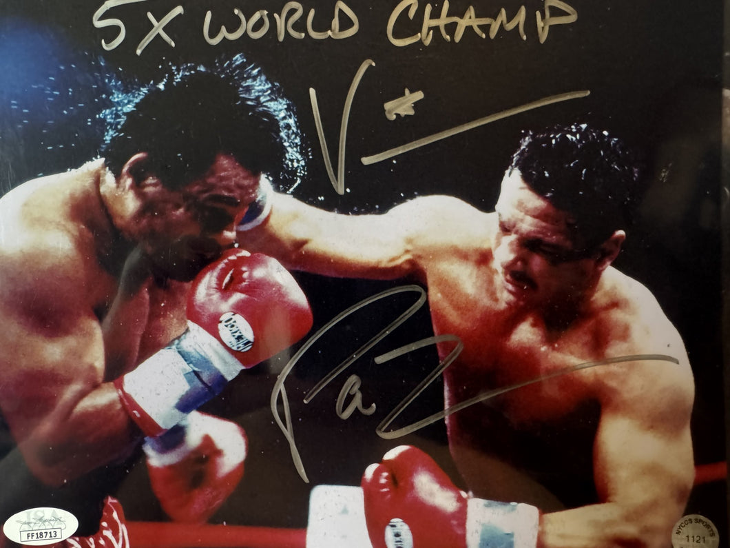 Roberto Duran vs Paz Man signed autographed 8x10 Rare boxing photo of the legend.