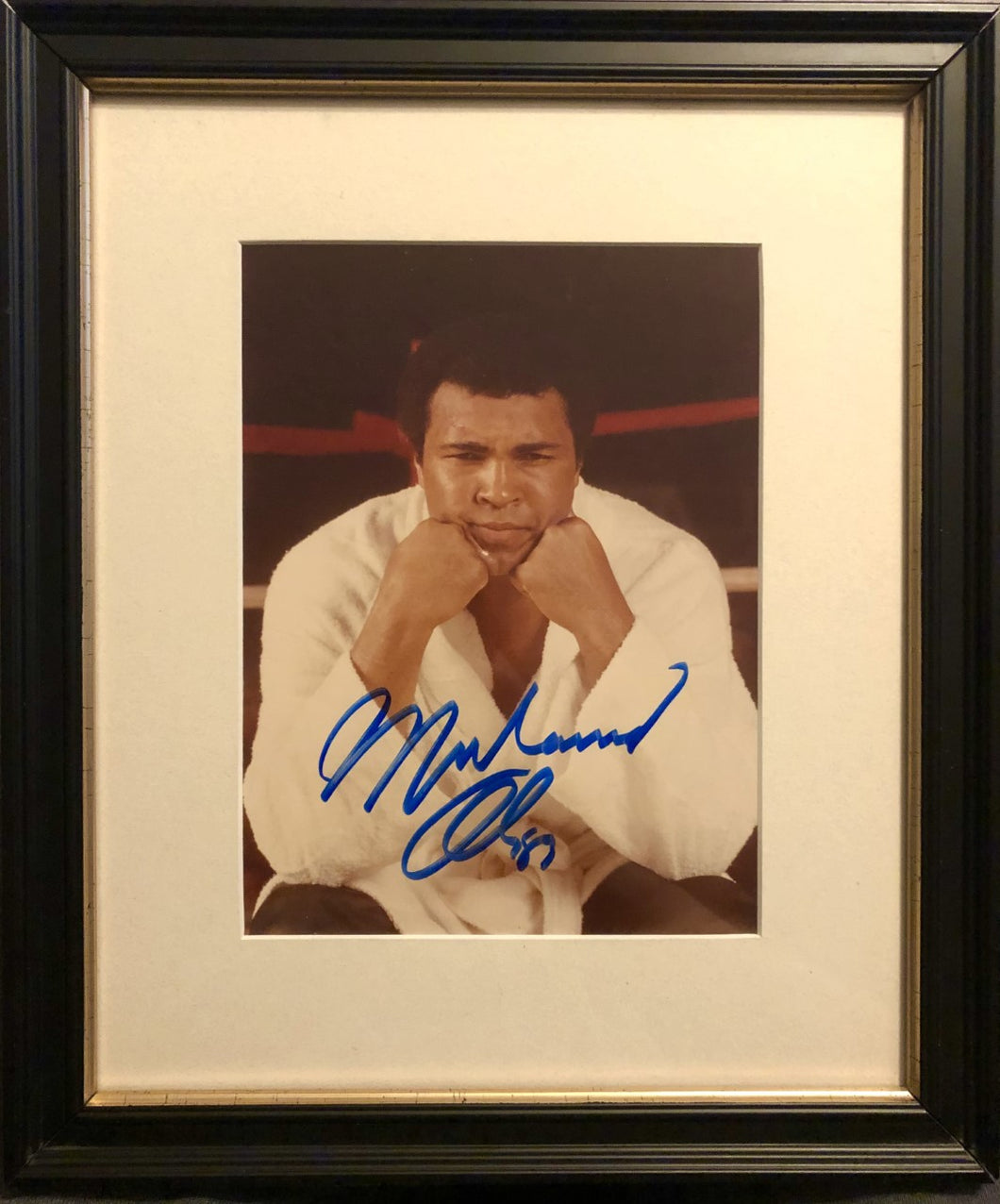 Muhammad Ali signed JSA 8x10 Boxing Photo Rare Vintage Autograph