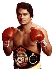Roberto Duran Signed Everlast Boxing Glove (Beckett COA)