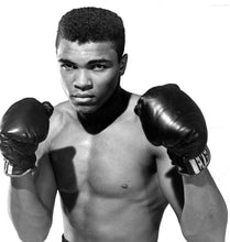 Muhammad Ali signed vintage Autographed international Boxing 1975 Magazine