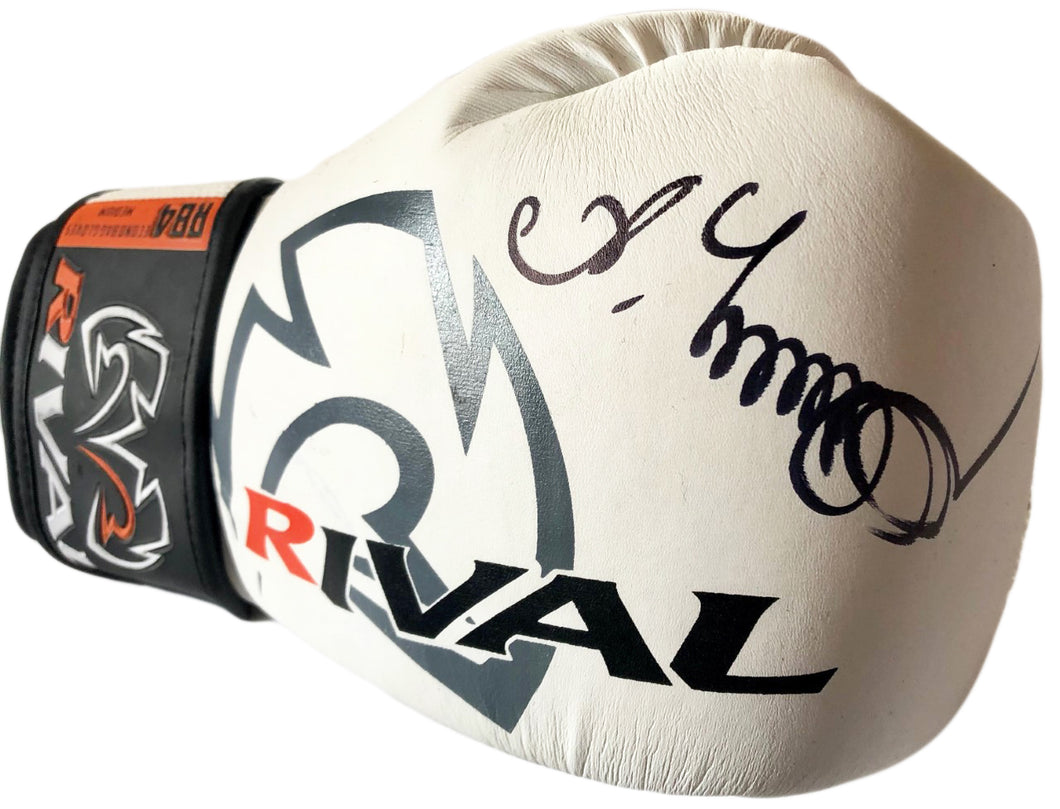 Oleksandr Usyk autographed Rare white Rival Boxing glove, signed in person with photo proof