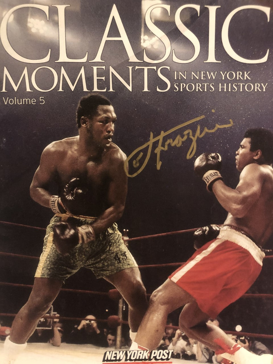 Joe Frazier Signed Autographed Rare Magazine vs Muhammad Ali in Gold
