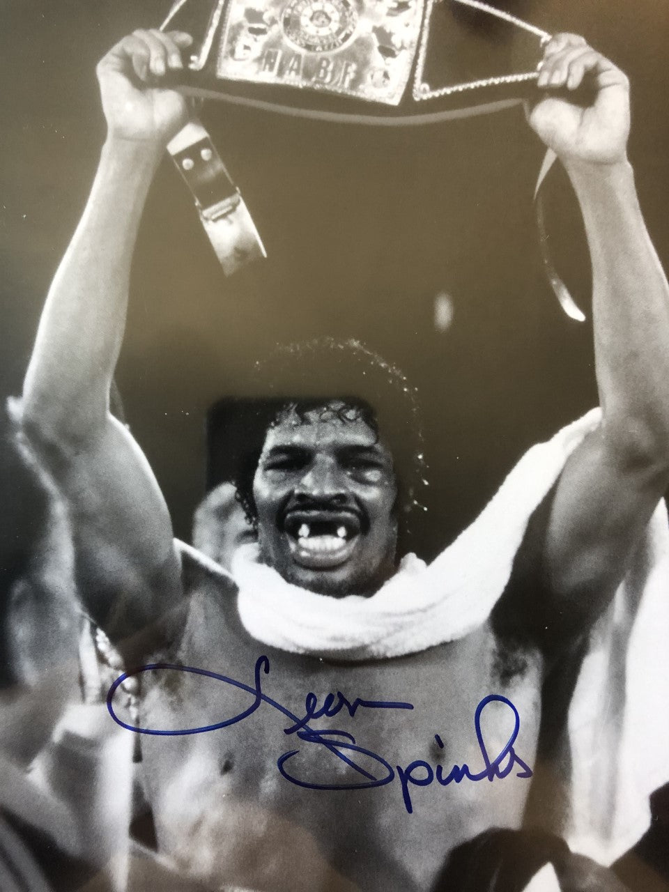 Leon Spinks Signed Autographed signed boxing photo 8x10 cert