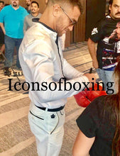Boxer Vasyl Lomachenko Autographed Everlast Red Boxing Glove in Black Signature