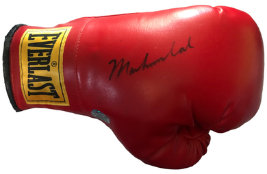 Muhammad Ali Autographed Everlast Boxing Glove with A Bold signature and S.O.P certified