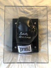 Roberto Duran autographed signed Everlast Blk/Silver horizontal boxing gloves display.